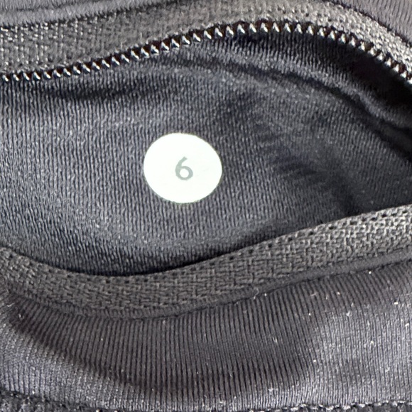 Lululemon Camo Print Cropped Leggings - Picture 4 of 4